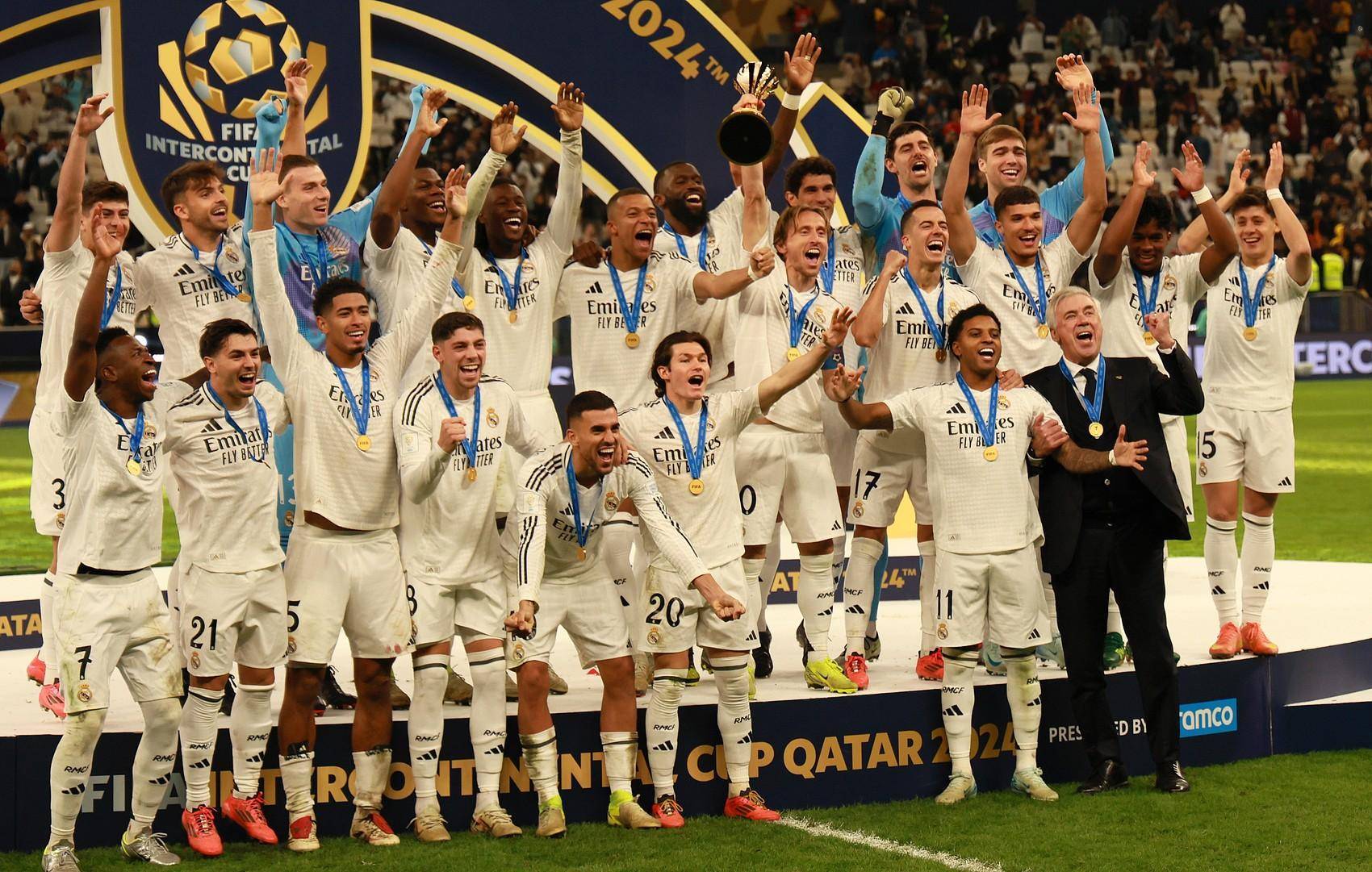 潘喜明打趣：我们训练压力比比赛大，比赛时听不见李导喊什么（潘喜明笑言：训练压力胜过比赛，场上根本听不清李导的喊话）