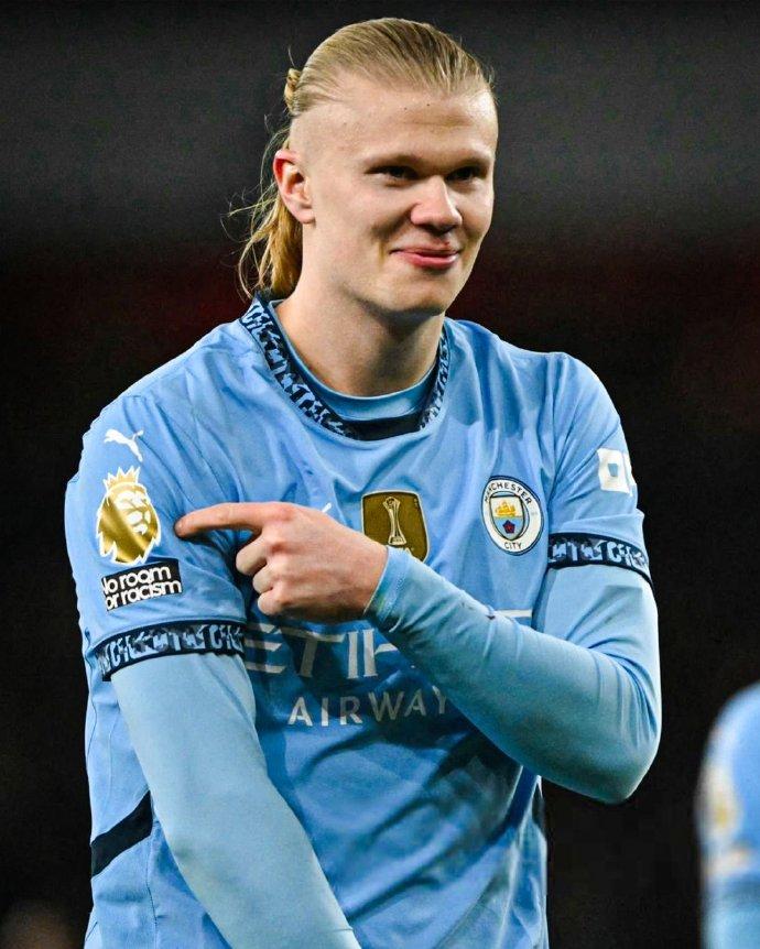 鲁尼：赖斯的表现不可思议，他未来会接替凯恩成为英格兰队长（鲁尼盛赞赖斯：表现惊艳，未来将接班凯恩出任英格兰队长）