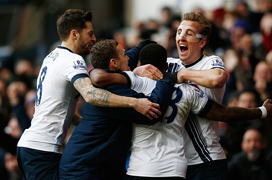 足球欧冠16强对阵出炉，多场焦点战提前上演（欧冠16强对阵揭晓，多场重磅对决提前上演）