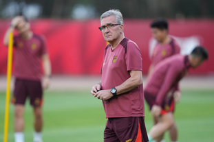 姆巴佩回归室内训练，芒特无意离开专注于保持健康做好季前备战（姆巴佩重返室内训练；芒特无意离队，专注健康备战季前）