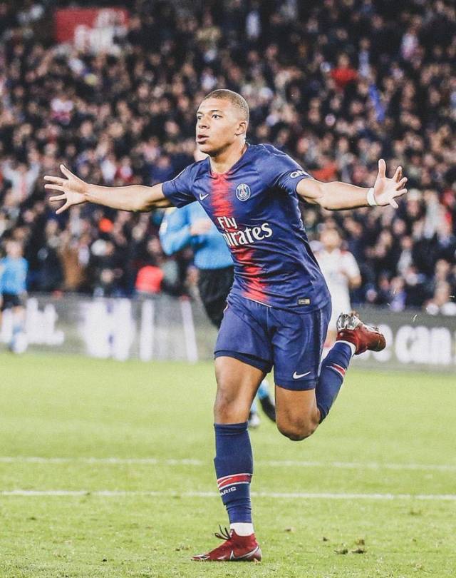 湖北U20男足门将姚浩洋庆祝全运夺金：湖北是冠军，创造历史（全运会夺金！湖北U20男足门将姚浩洋：湖北夺冠，书写历史）