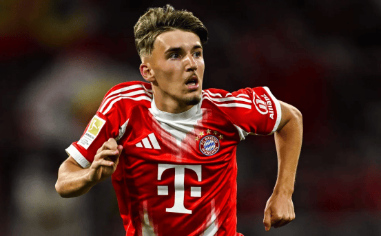 如何评价？CBA杯多人因地板贴纸滑倒引争议：希望引起重视（CBA杯地板贴纸致多名球员滑倒引发争议：亟待重视）