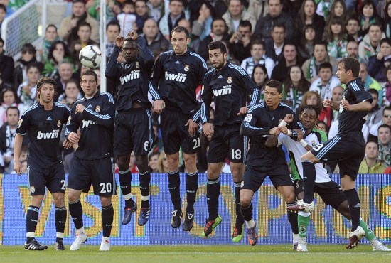 柔佛VS上海海港，出线生死局（柔佛对阵上海海港，出线生死战）