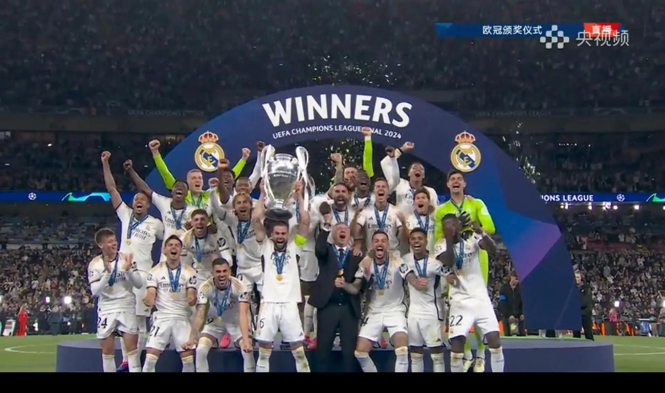 常州举办足球音乐晚会，黄紫昌夫妇甜蜜献唱《小酒窝》（常州足球音乐之夜：黄紫昌夫妇深情合唱《小酒窝）