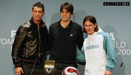 2板6助2抢，三分9中7 一己之力下起三分雨（2板6助2断，三分9投7中 一人掀起三分狂潮）