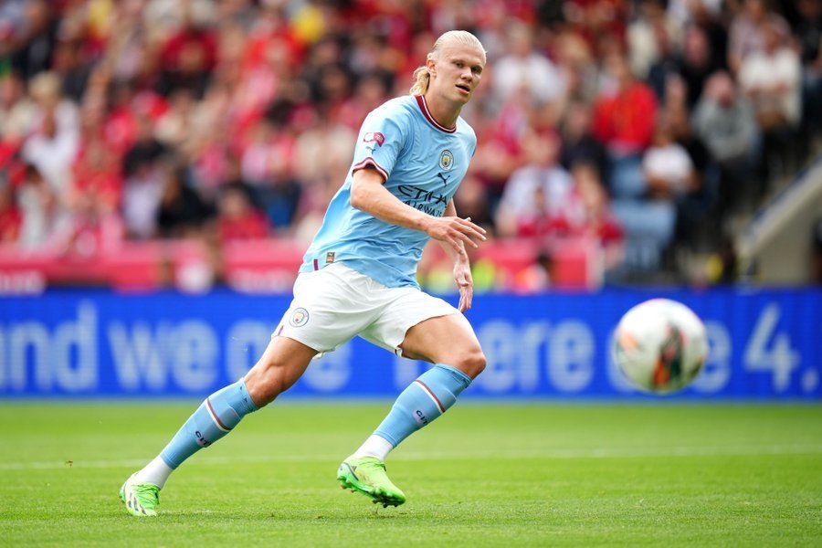 马卡：西蒙尼继续带训球队，重点关注普维尔中卫位置训练情况（马卡：西蒙尼继续主导训练，重点关注普维尔在中卫的训练表现）